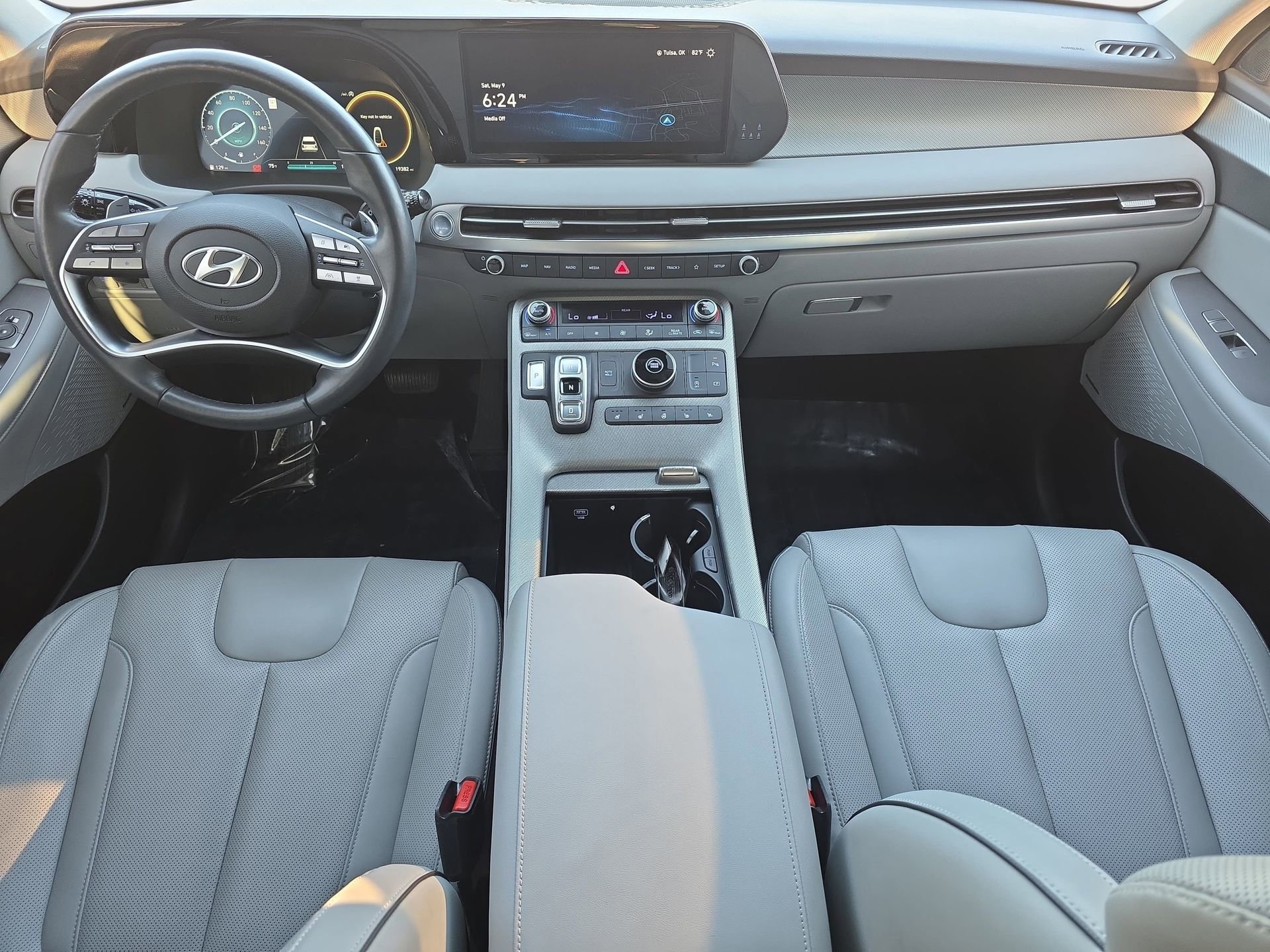 Used 2024 Hyundai Palisade SEL w/ Premium Package FWD image 9