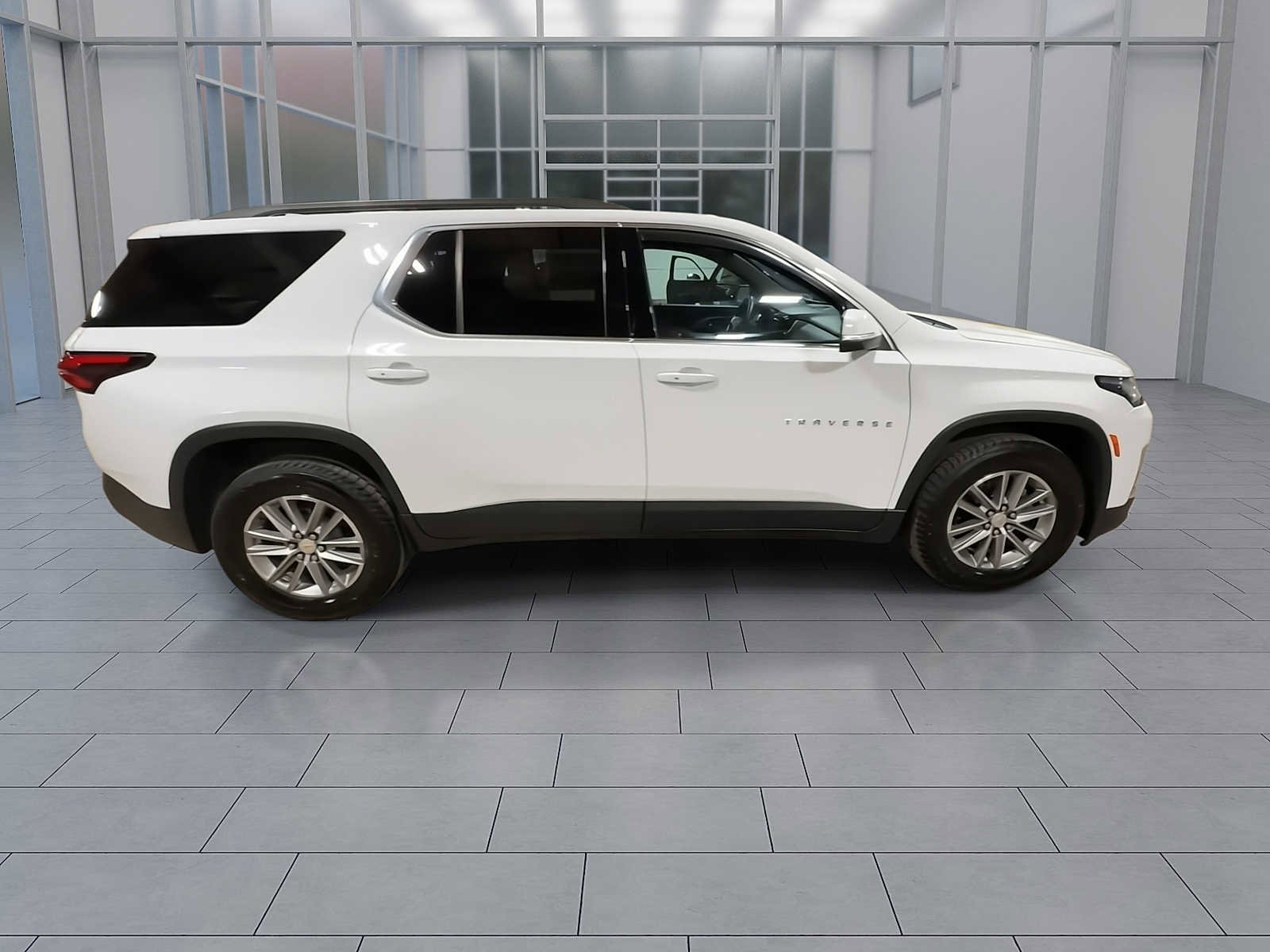 Used 2023 Chevrolet Traverse LT FWD image 9
