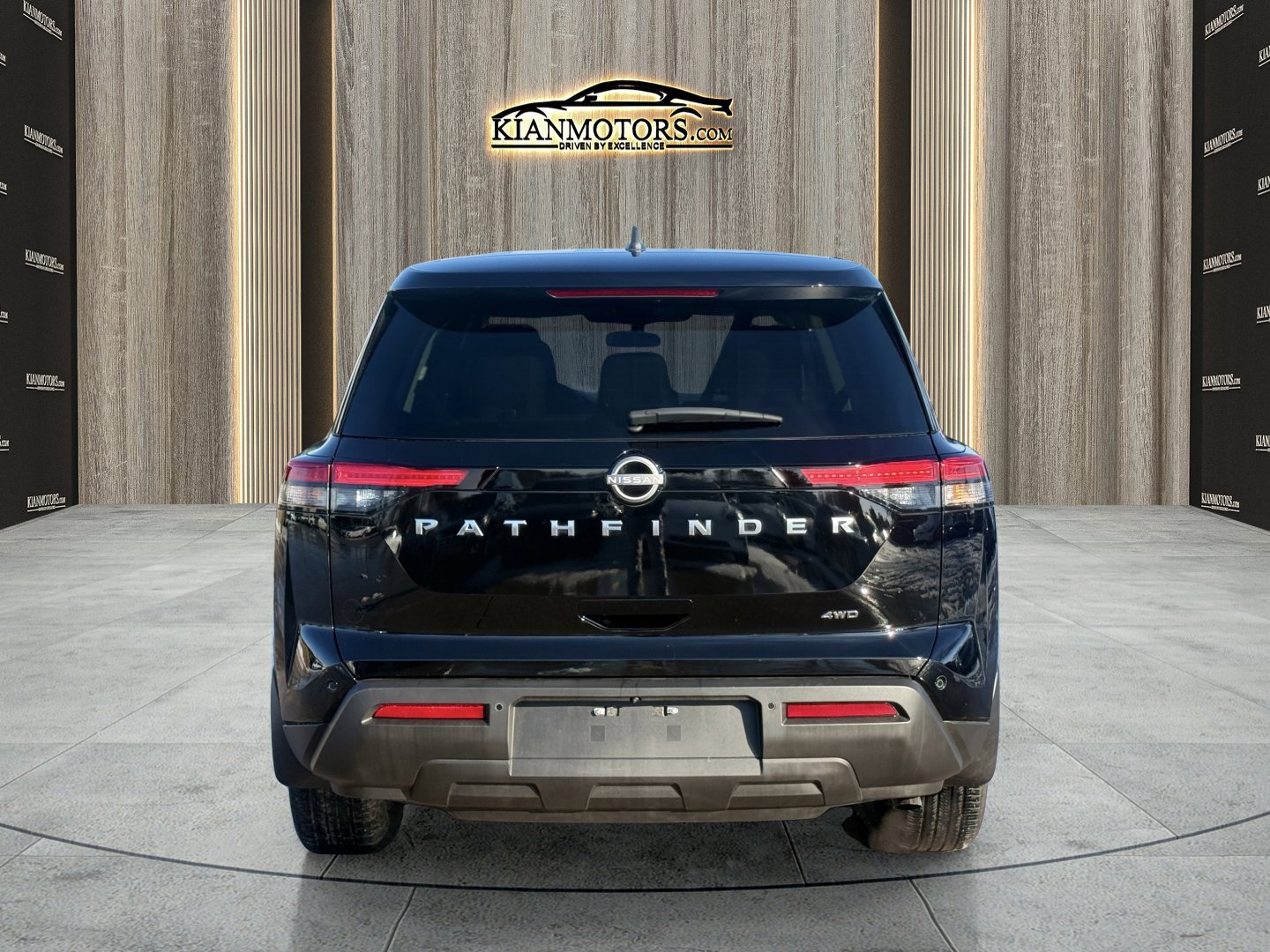 Used 2025 Nissan Pathfinder S image 5