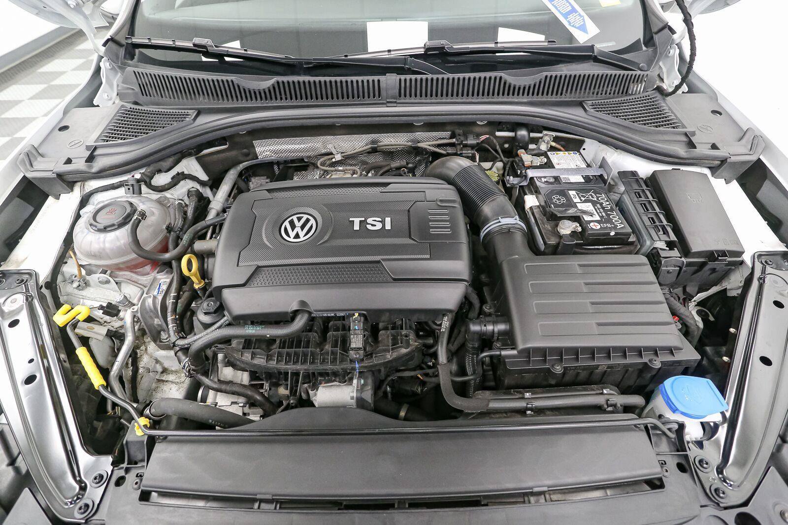 Certified 2025 Volkswagen Jetta GLI Autobahn FWD image 15