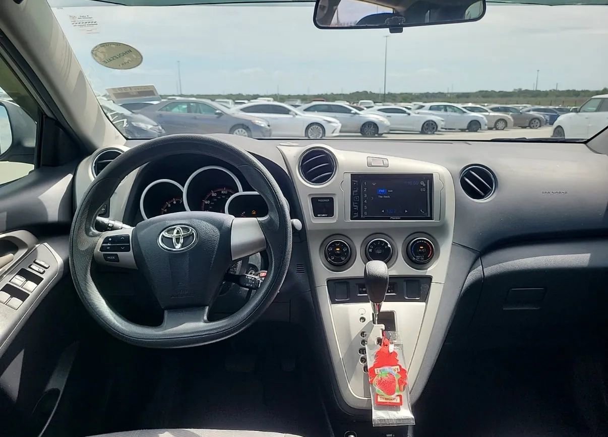 Used 2011 Toyota Matrix w/ Matrix Sport Pkg FWD image 7