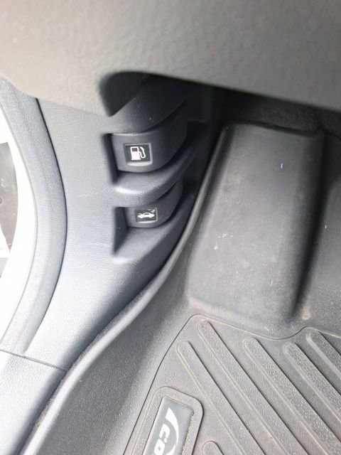 Used 2017 Honda CR-V LX image 11