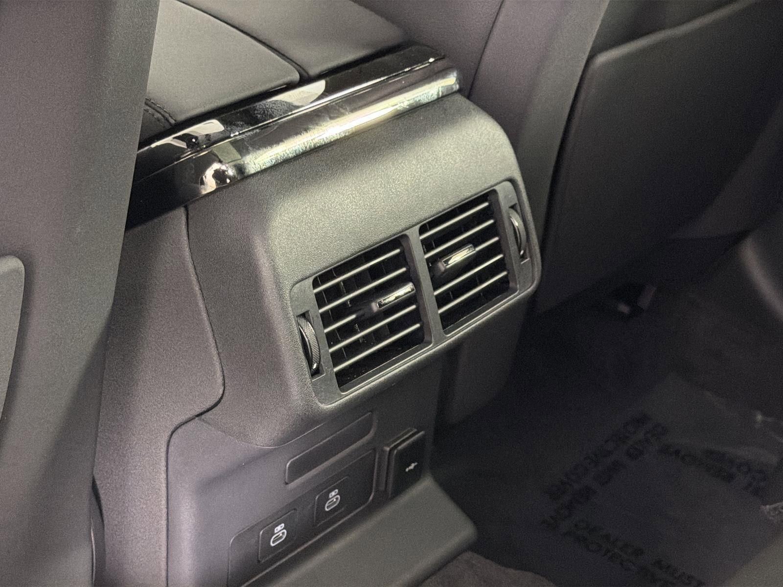 New 2026 Land Rover Range Rover Velar Dynamic SE image 28