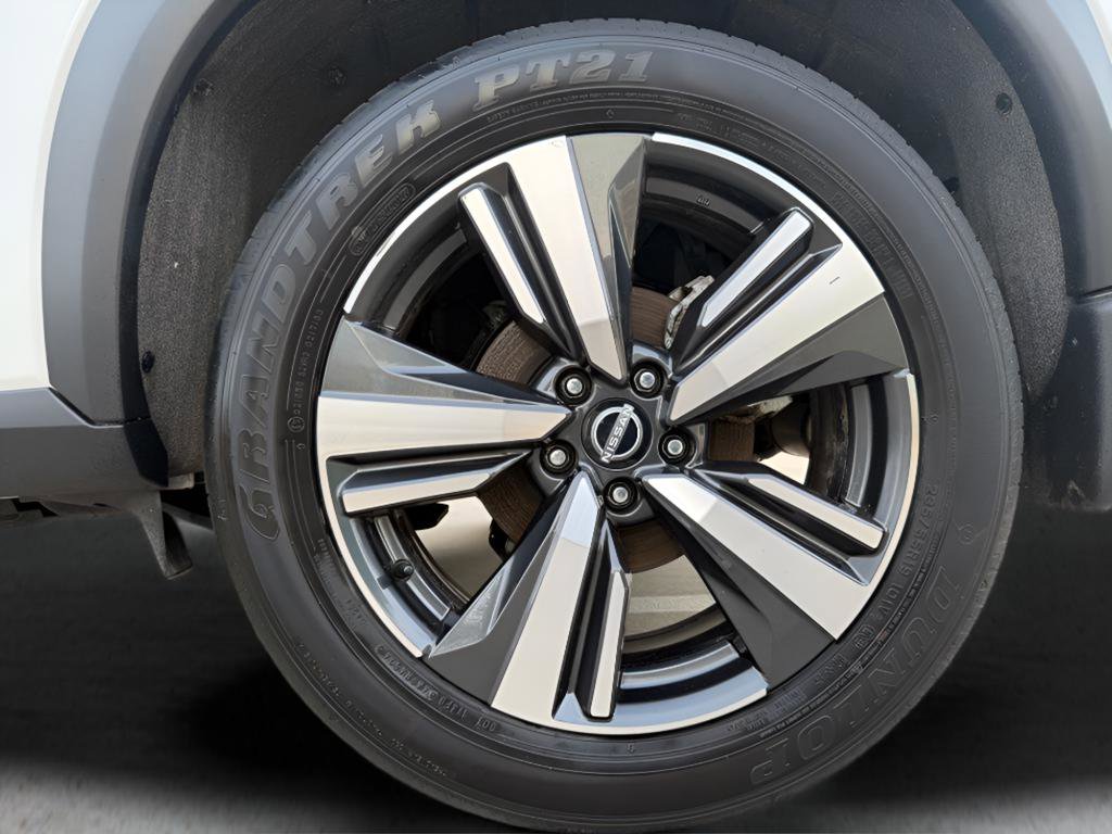 Certified 2025 Nissan Rogue SL image 29