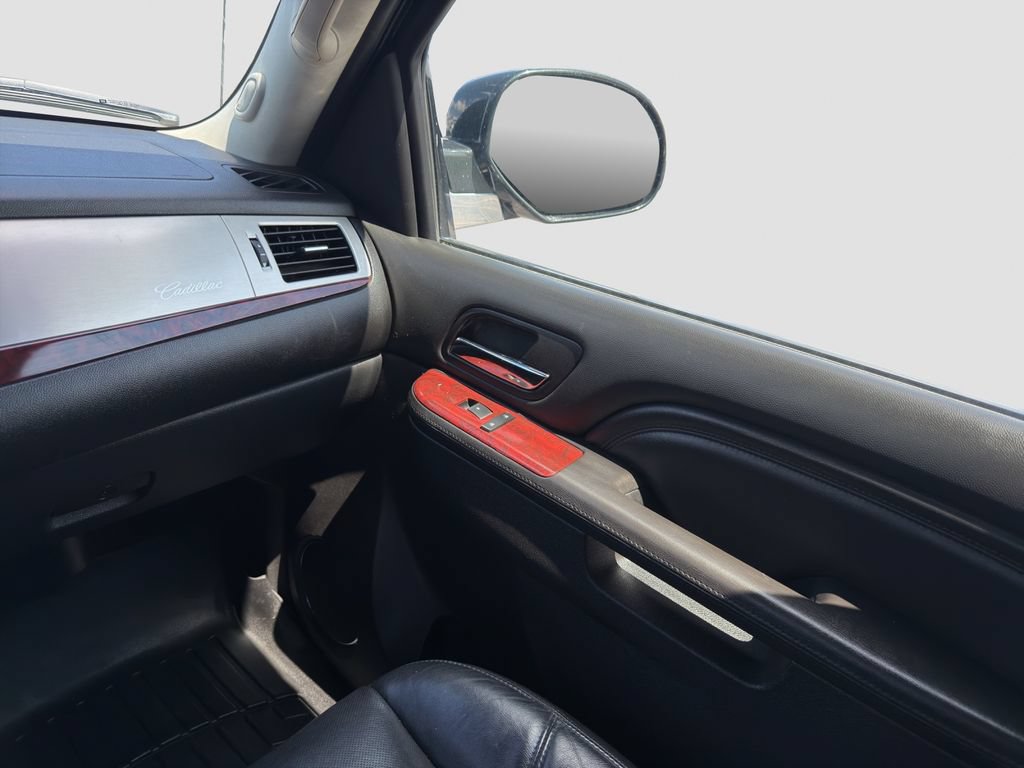 Used 2013 Cadillac Escalade EXT Premium AWD/4WD image 28