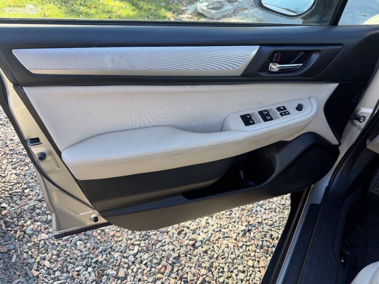 Used 2018 Subaru Outback 2.5i Premium AWD/4WD image 3
