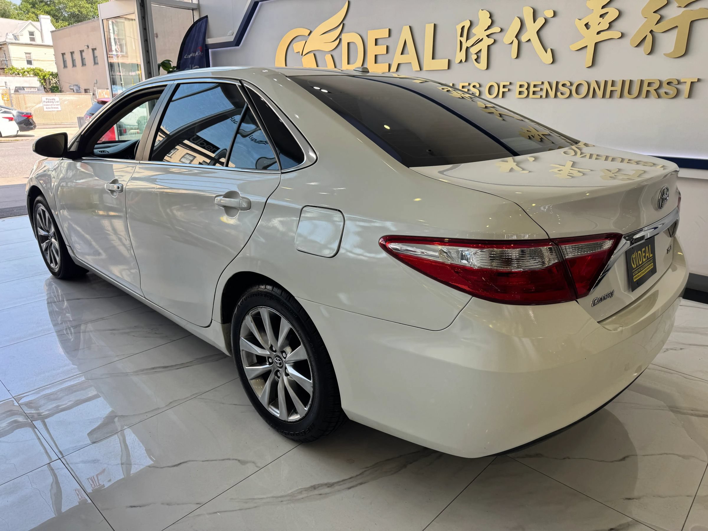 Used 2017 Toyota Camry XLE FWD image 5