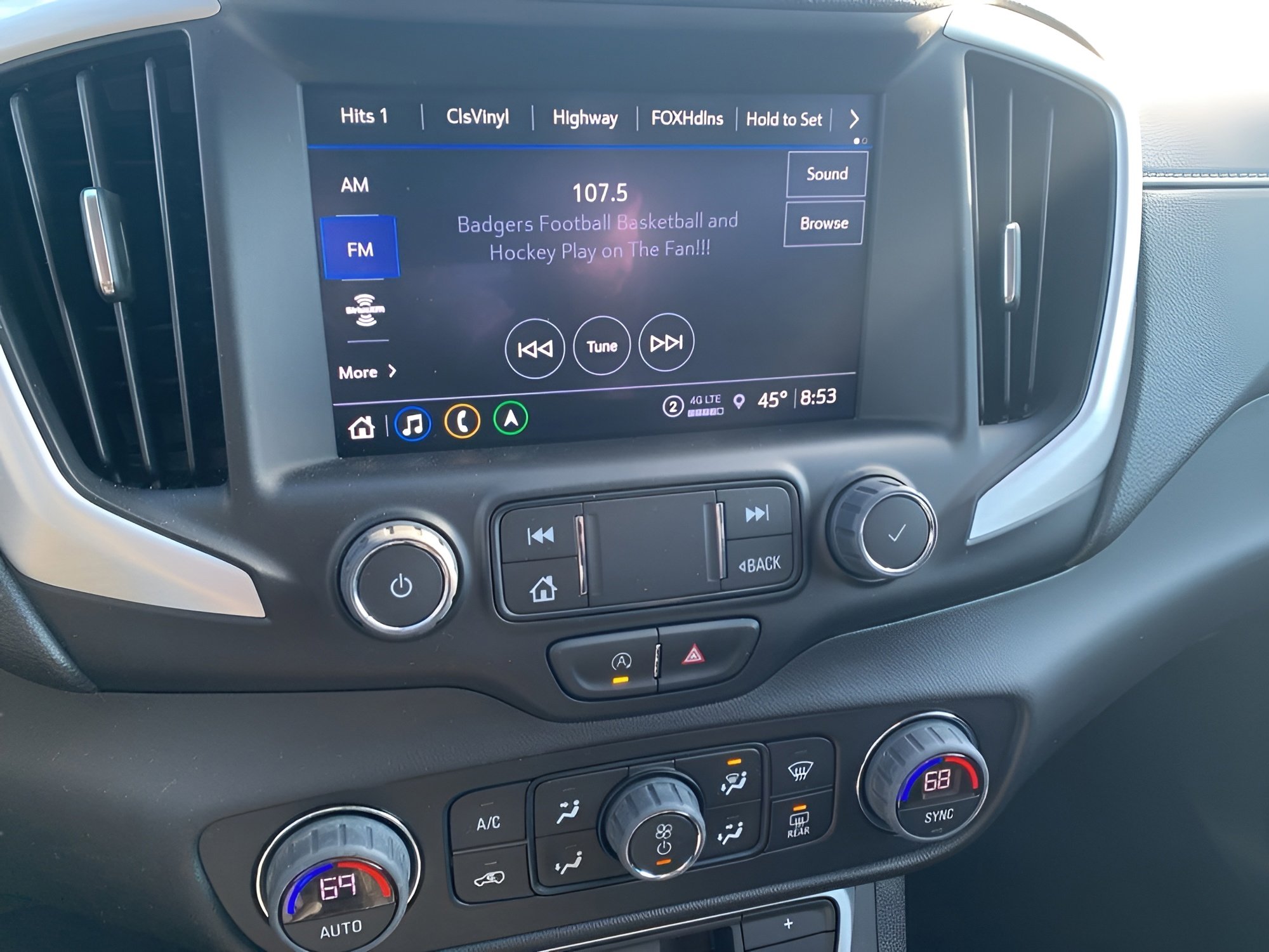 Used 2023 GMC Terrain SLE w/ Driver Convenience Package image 14