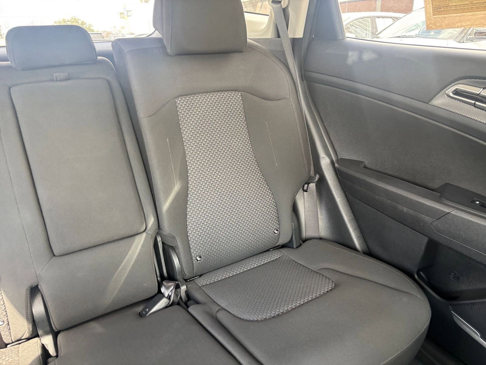 Used 2025 Kia Sportage LX image 36
