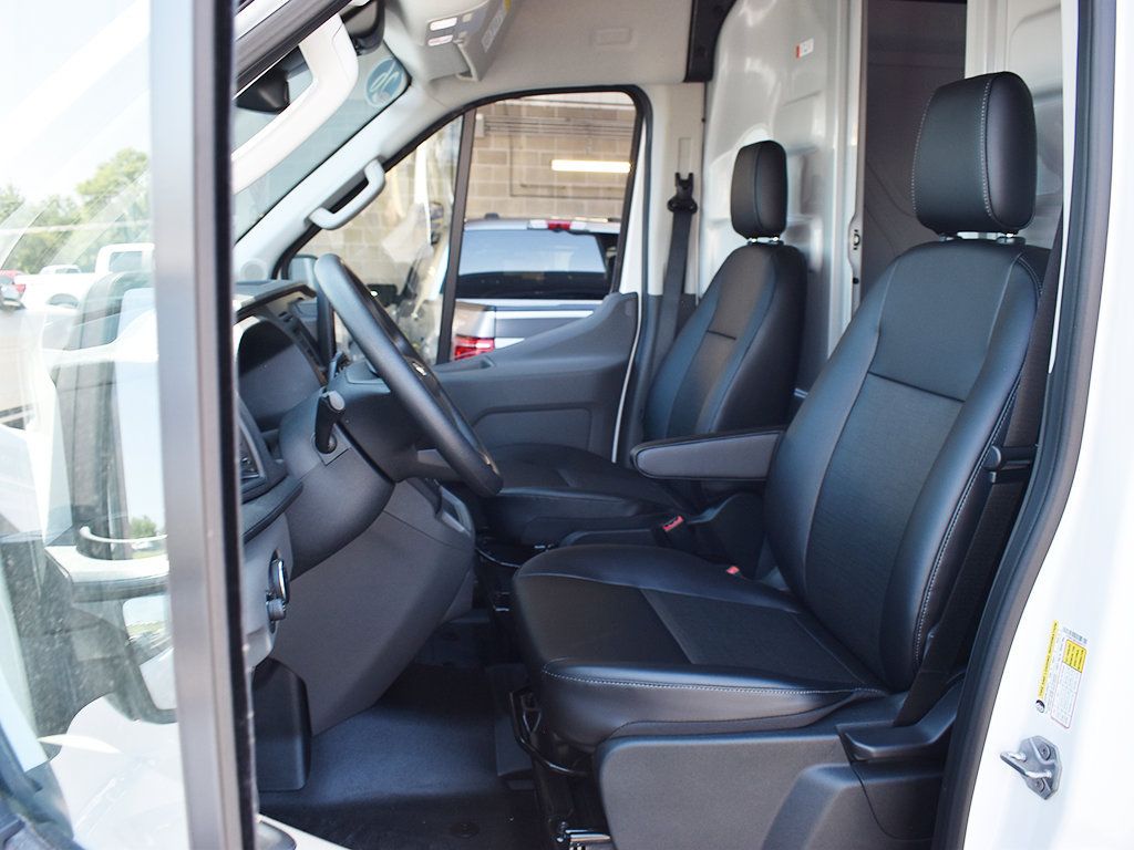 New 2026 Ford Transit 250 148 Medium Roof RWD image 5