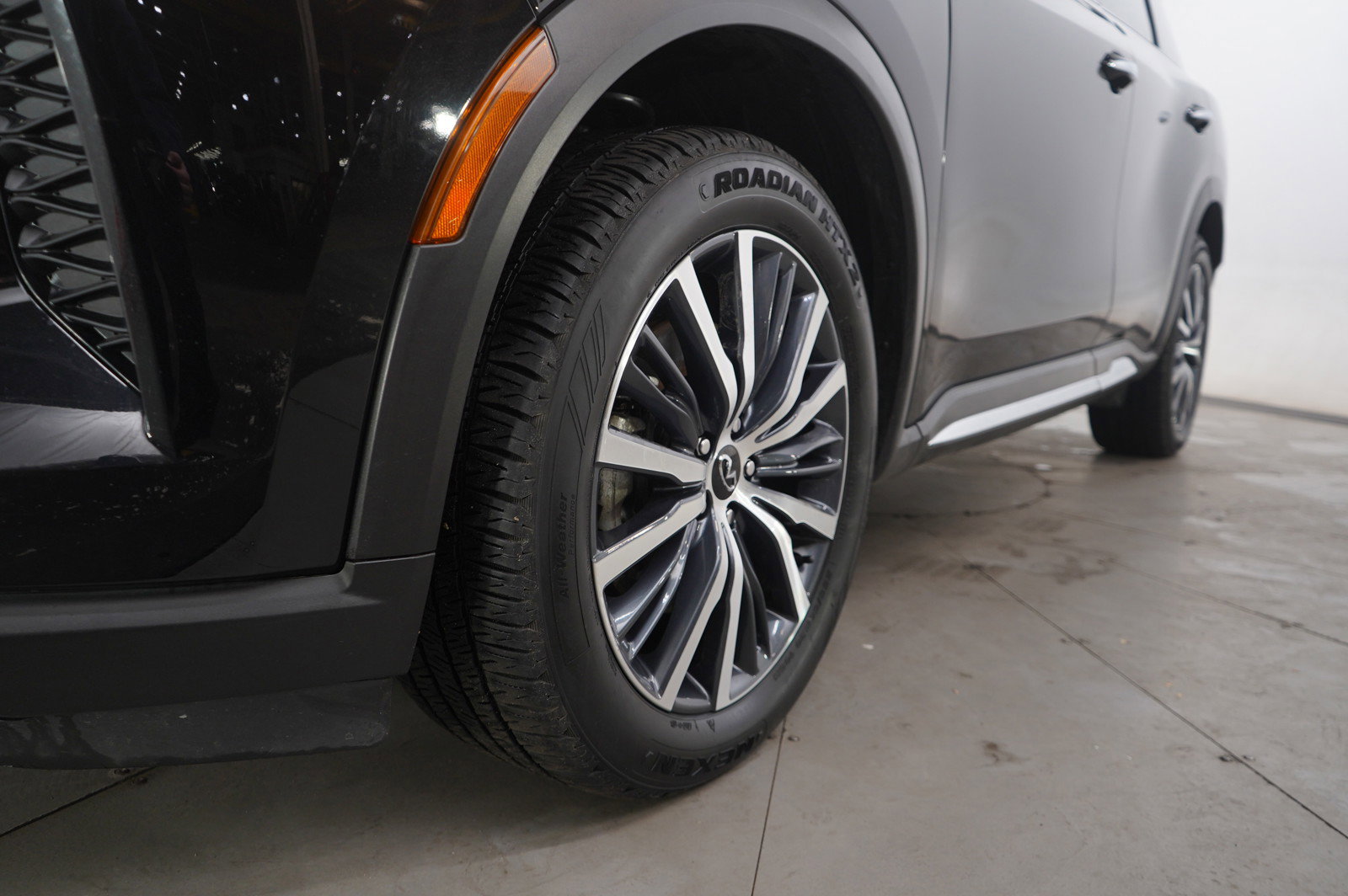 Used 2024 INFINITI QX60 Sensory image 27