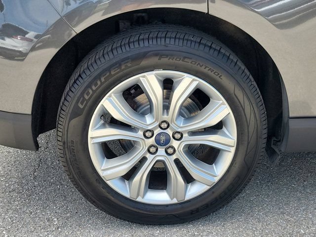 Certified 2020 Ford Edge Titanium w/ Canadian Touring Package AWD/4WD image 9