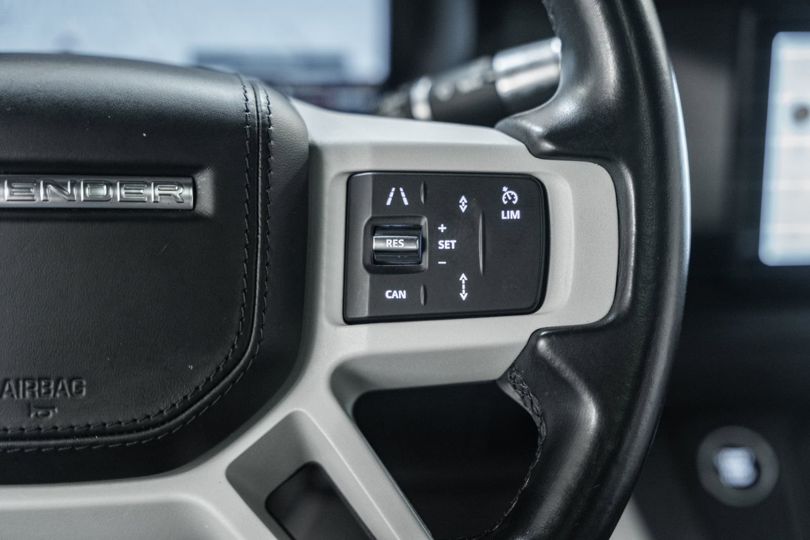 Used 2022 Land Rover Defender 110 X-Dynamic HSE AWD/4WD image 34