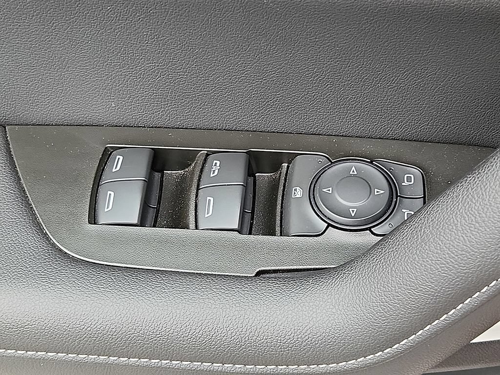 Used 2025 Chevrolet Blazer LT AWD/4WD image 25
