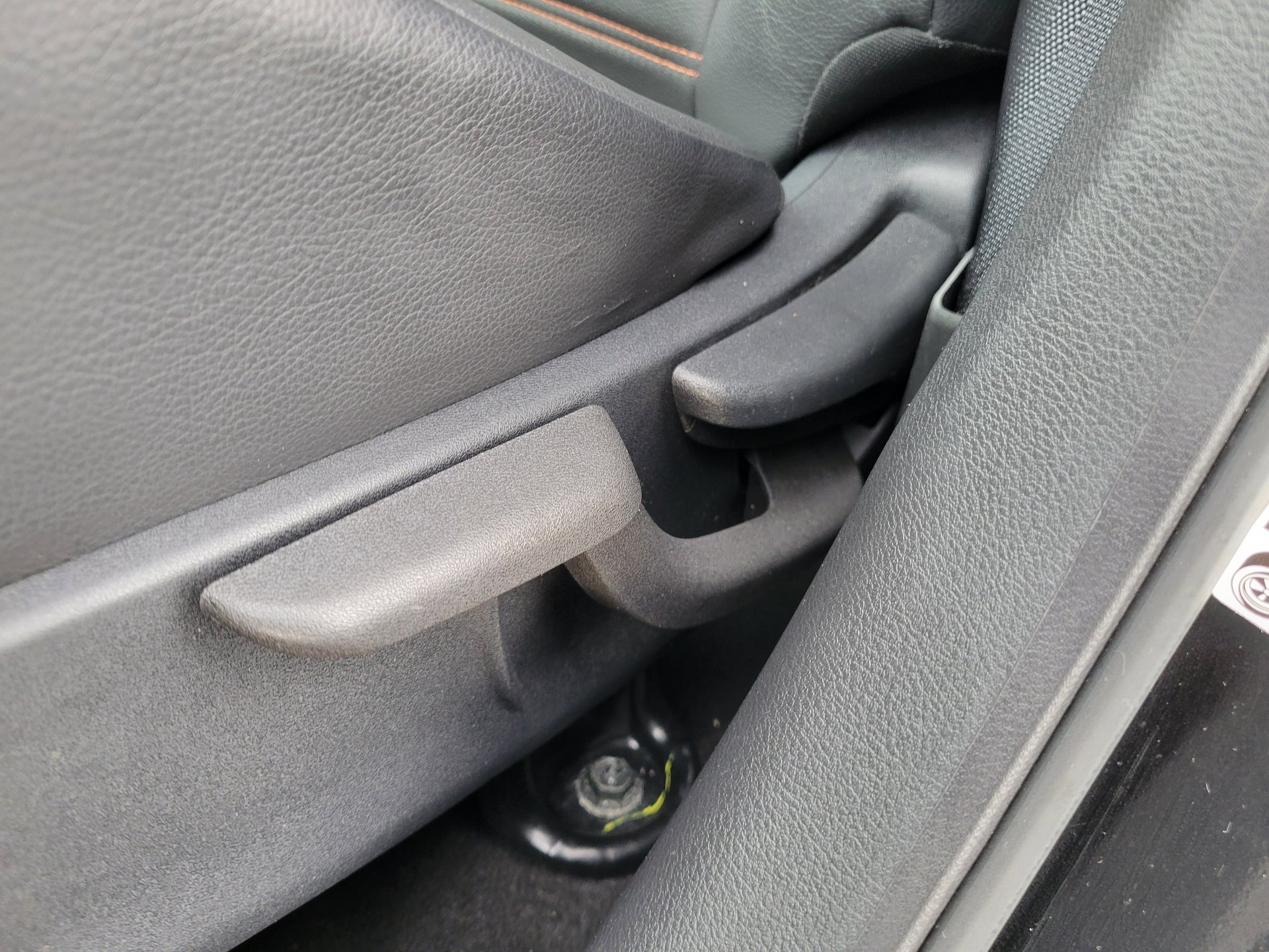 Used 2020 Nissan Kicks SR w/ SR Premium Package image 16