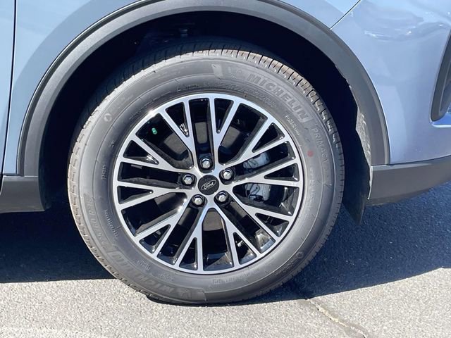 New 2025 Ford Escape SE w/ PHEV Premium Package FWD image 38