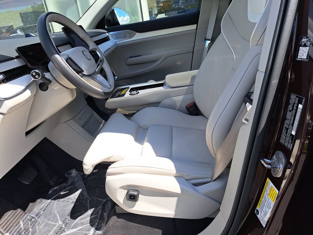 Used 2025 Volvo EX90 Ultra AWD/4WD image 21