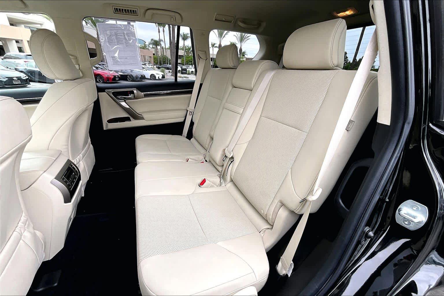 Used 2020 Lexus GX 460 Premium w/ Premium Package AWD/4WD image 18