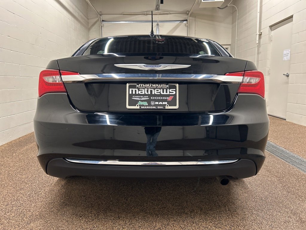 Used 2014 Chrysler 200 LX image 3