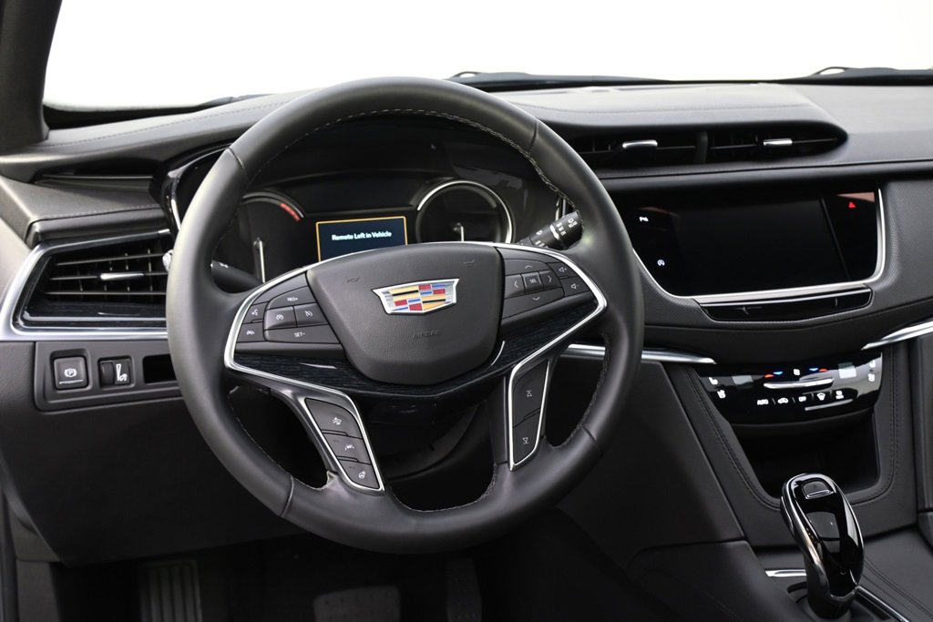 Certified 2025 Cadillac XT5 Premium Luxury image 12