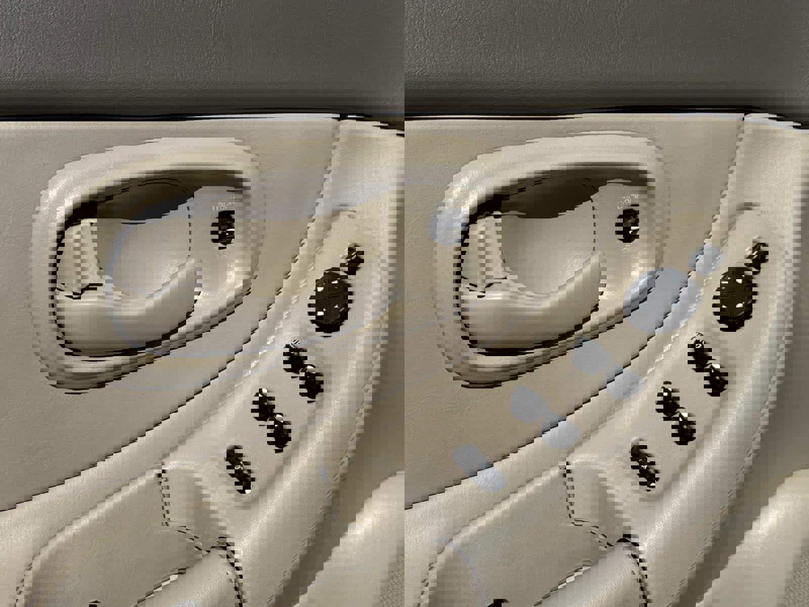 Used 2001 Oldsmobile Intrigue GX w/ Driver Control Pkg image 17