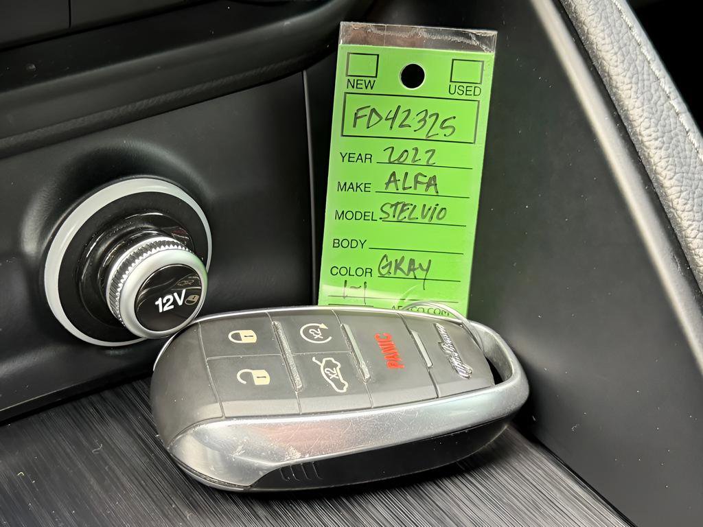 Used 2022 Alfa Romeo Stelvio Sprint RWD image 48