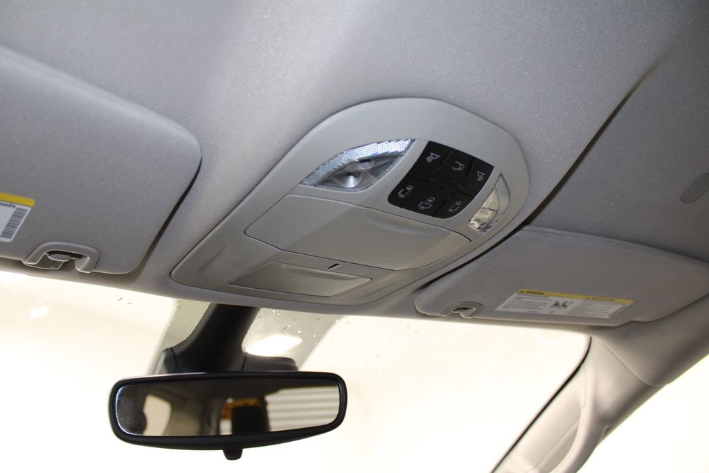 Used 2024 Chrysler Pacifica Touring-L image 42