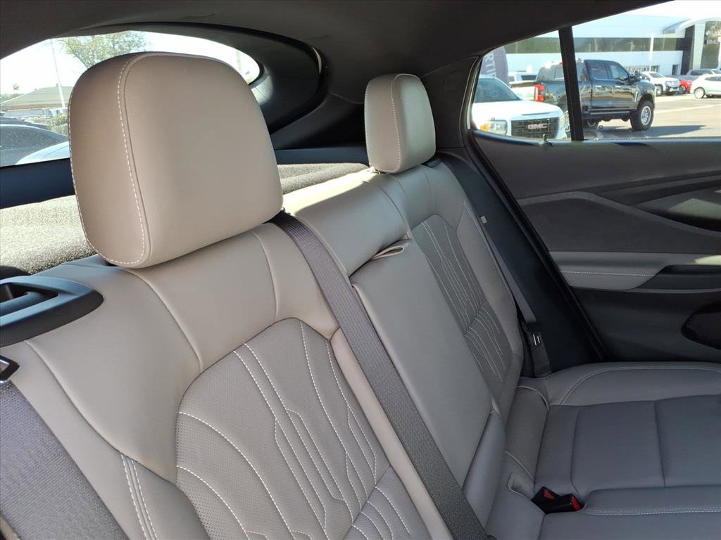 Certified 2025 Buick Envista Avenir image 14