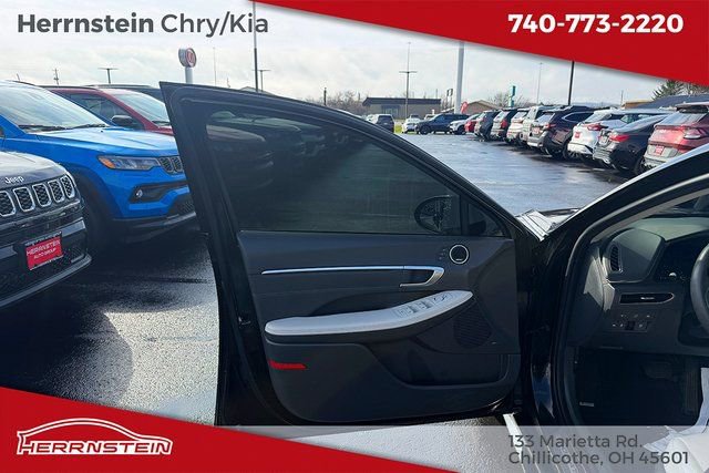 Used 2023 Hyundai Sonata Limited w/ Cargo Package image 13