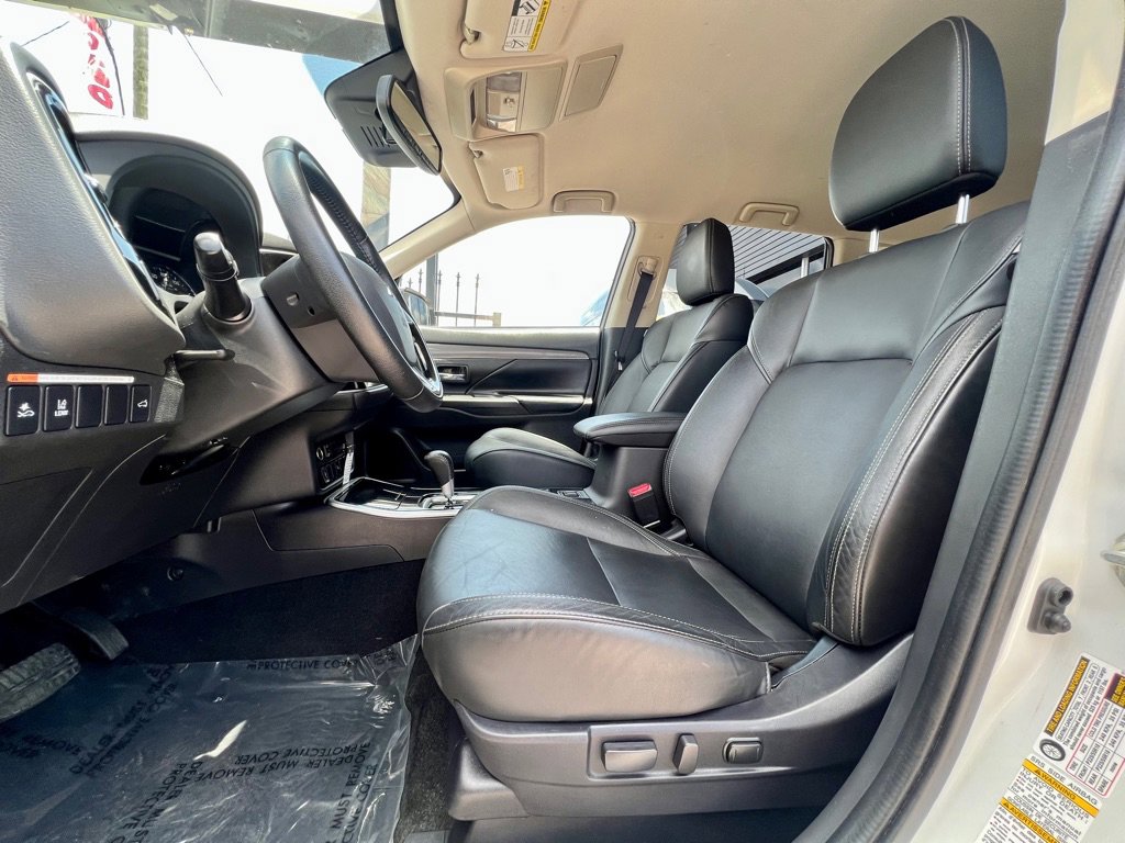 Used 2020 Mitsubishi Outlander SEL image 12