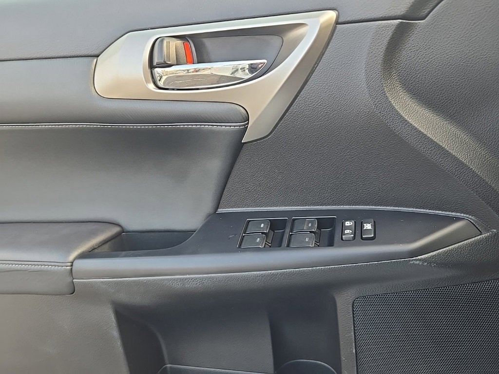 Used 2015 Lexus CT 200h image 12