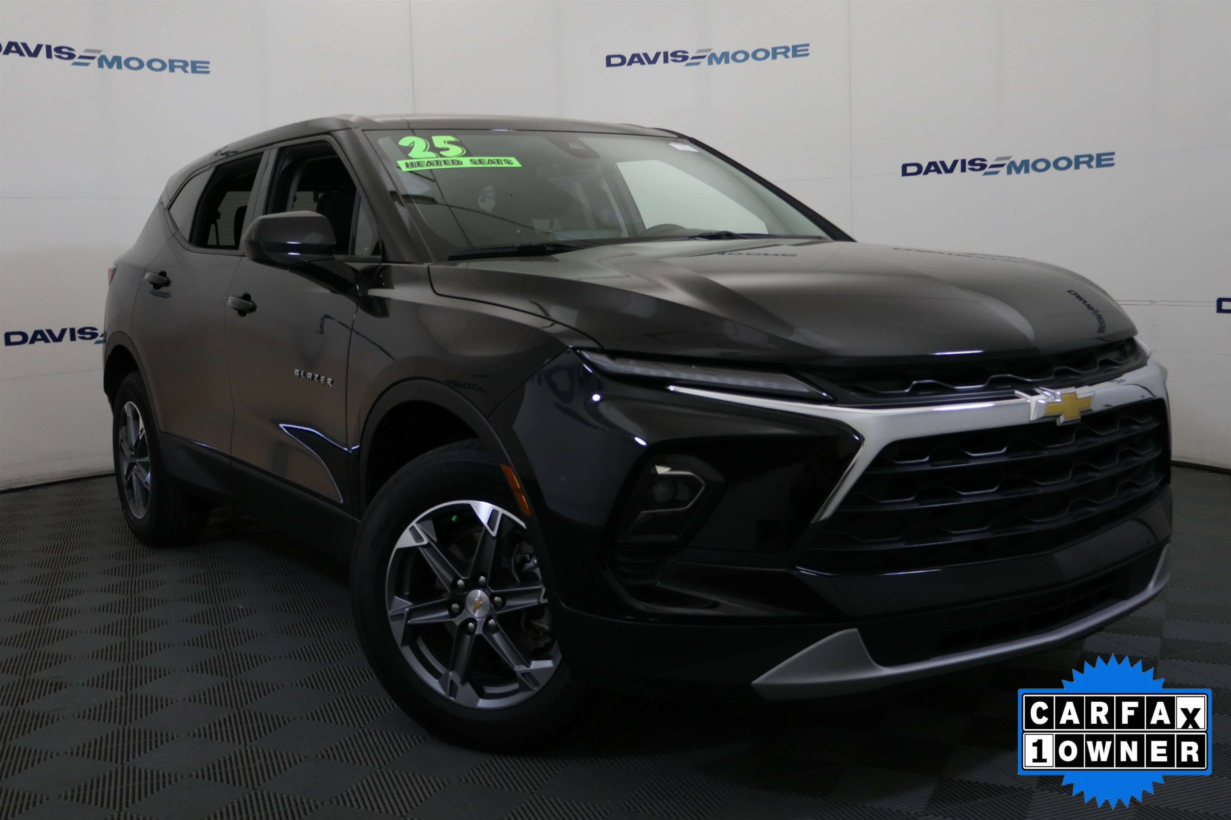 Used 2025 Chevrolet Blazer LT image 2