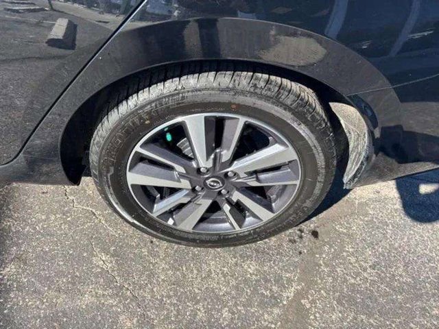 Used 2023 Nissan Versa SV image 12