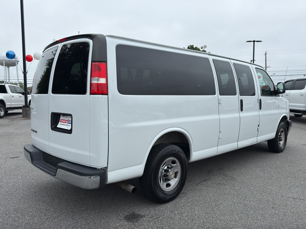 Used 2025 Chevrolet Express 3500 LT w/ LT Preferred Equipment Group RWD image 6