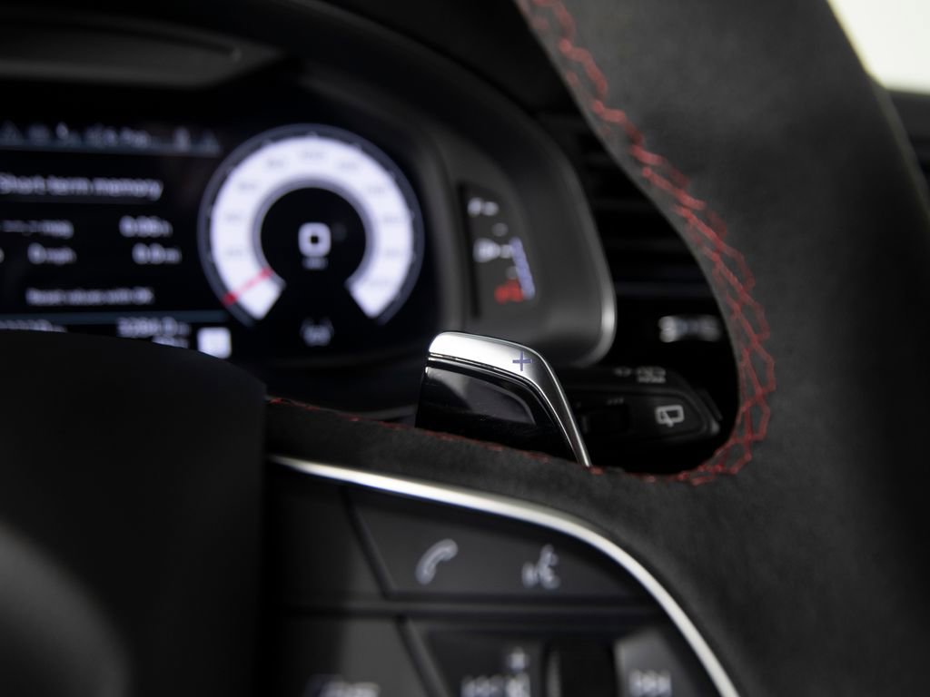 Used 2025 Audi RS Q8 performance image 18