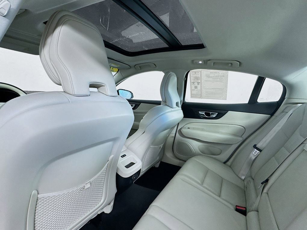 Used 2024 Volvo S60 B5 Core image 17