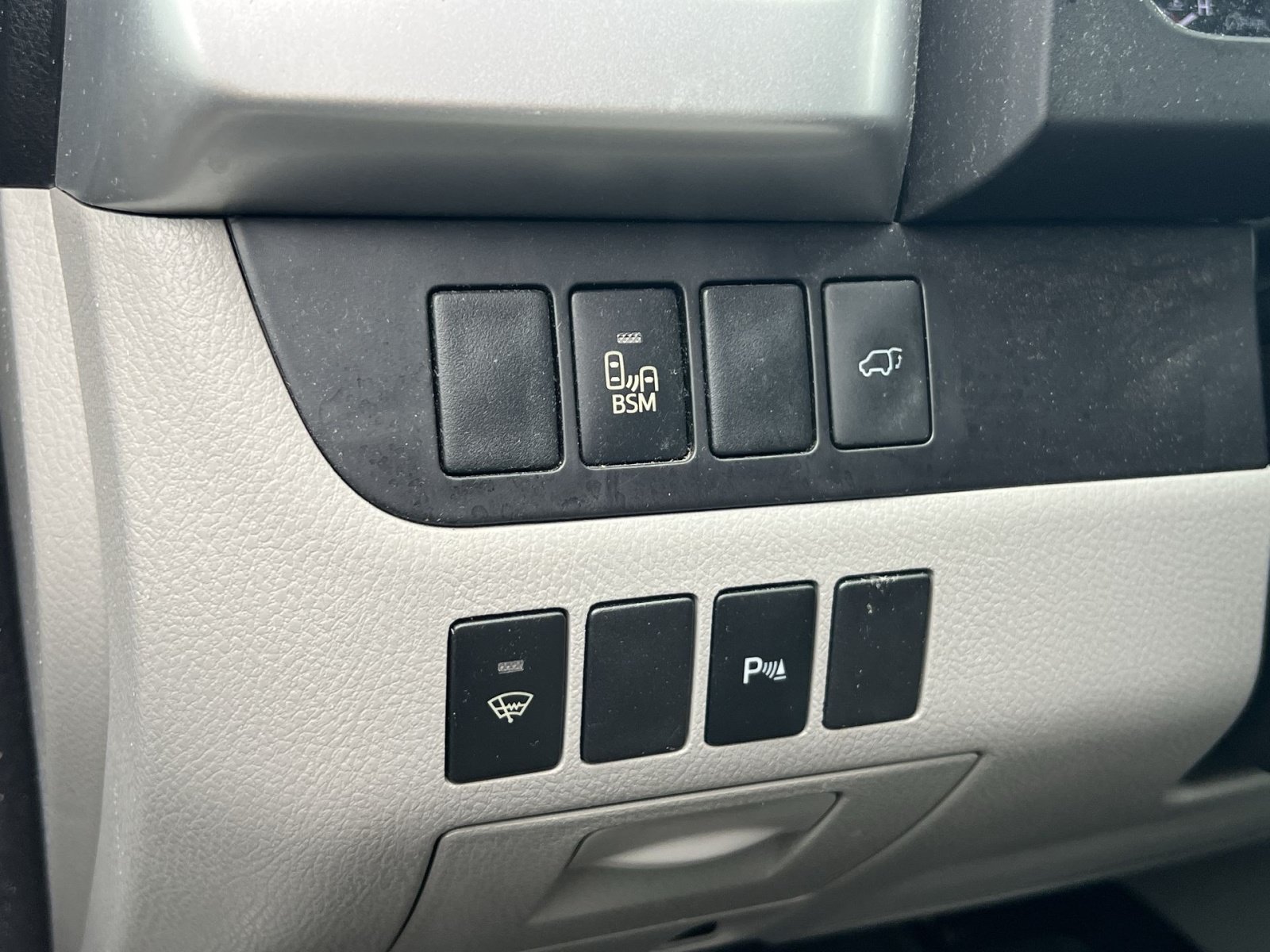 Used 2015 Toyota Highlander Limited AWD/4WD image 29