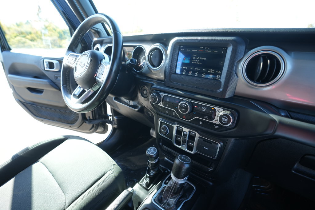 Used 2020 Jeep Gladiator Overland AWD/4WD image 35