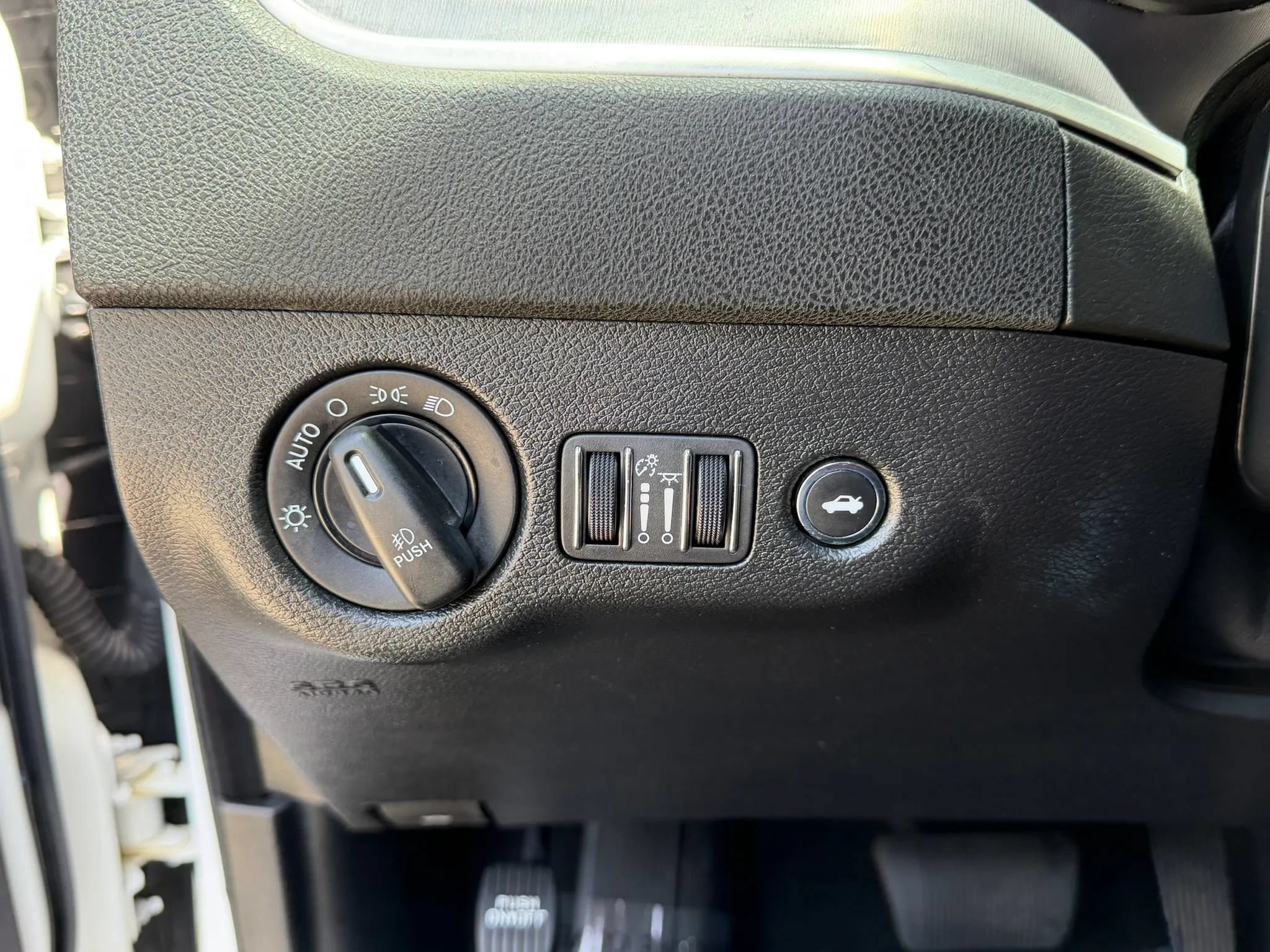 Used 2020 Dodge Charger R/T RWD image 28