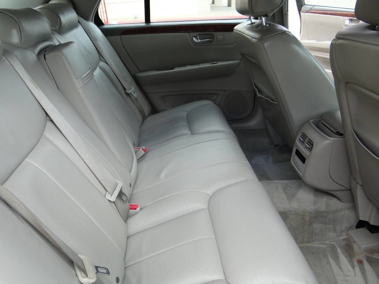 Used 2007 Cadillac DTS Luxury I w/ Sun And Sound Package FWD image 27