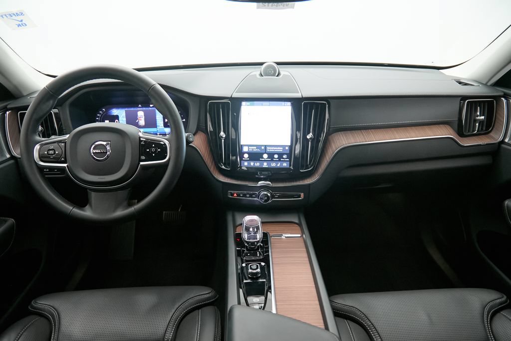 Certified 2023 Volvo XC60 T8 Ultimate w/ Climate Package AWD/4WD image 26