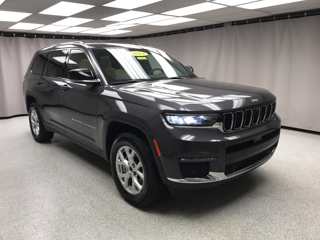 Used 2023 Jeep Grand Cherokee L Limited w/ Luxury Tech Group II AWD/4WD image 5