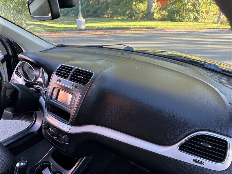 Used 2020 Dodge Journey SE w/ SE Popular Equipment Group FWD image 25