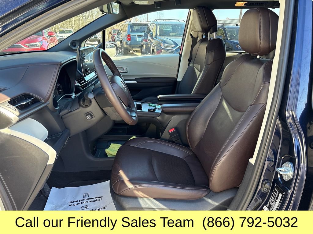 Certified 2022 Toyota Sienna Platinum image 11