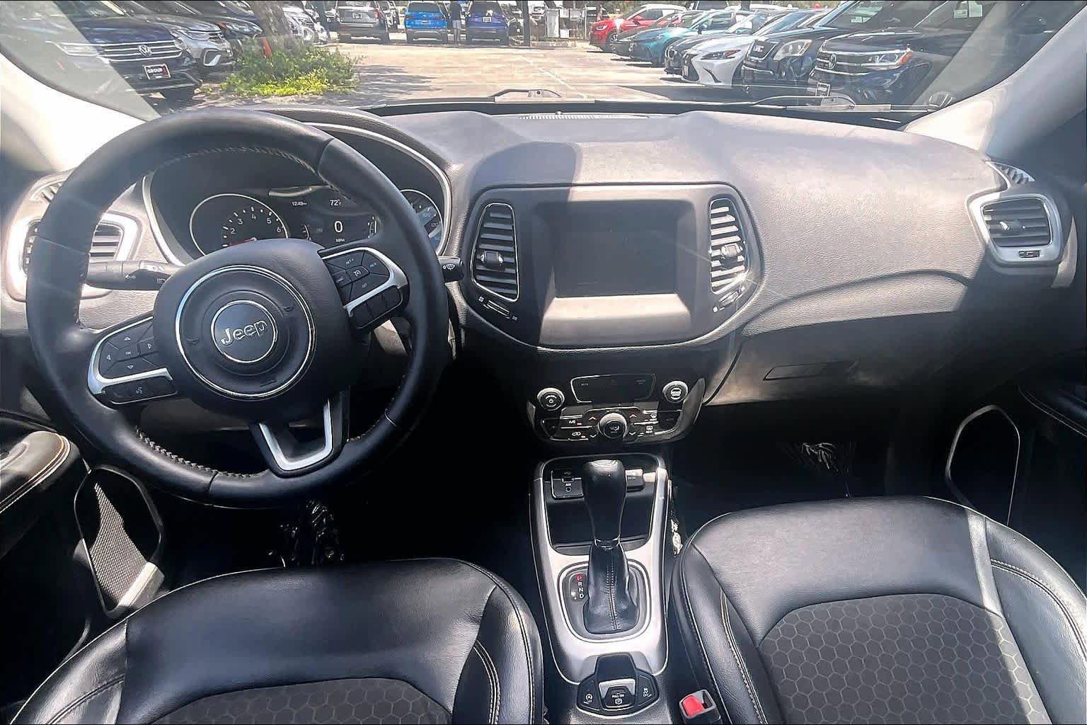 Used 2018 Jeep Compass Latitude w/ Popular Equipment Group FWD image 16