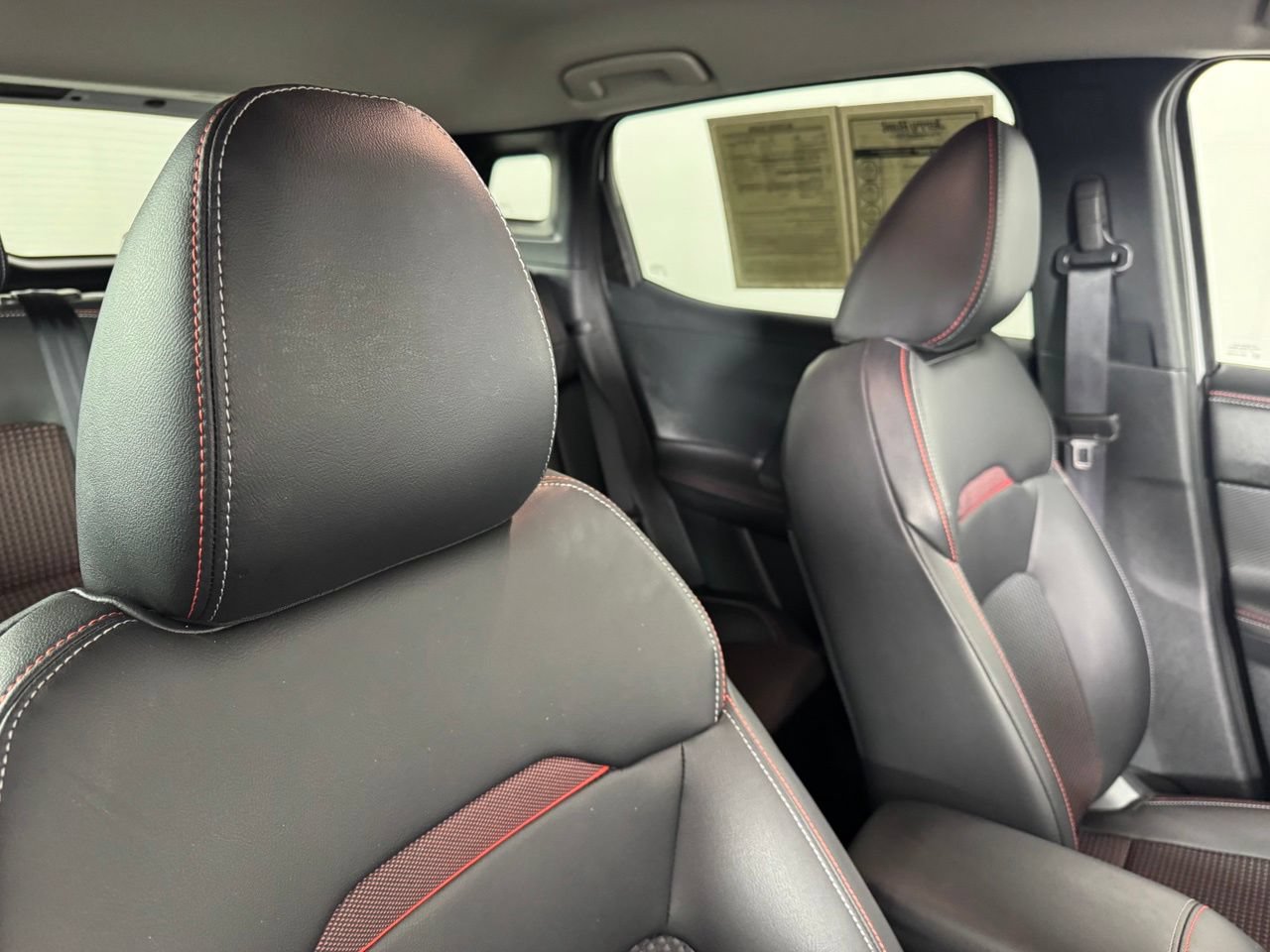 Used 2025 Nissan Kicks SR FWD image 33