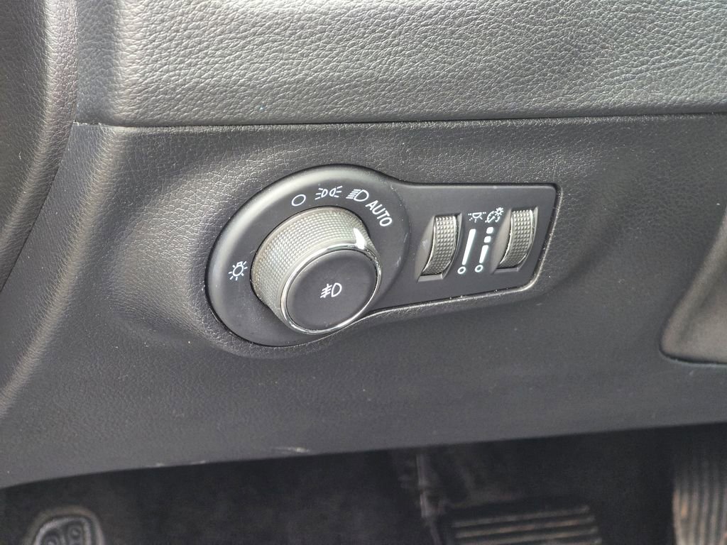 Used 2021 Jeep Compass Latitude image 37