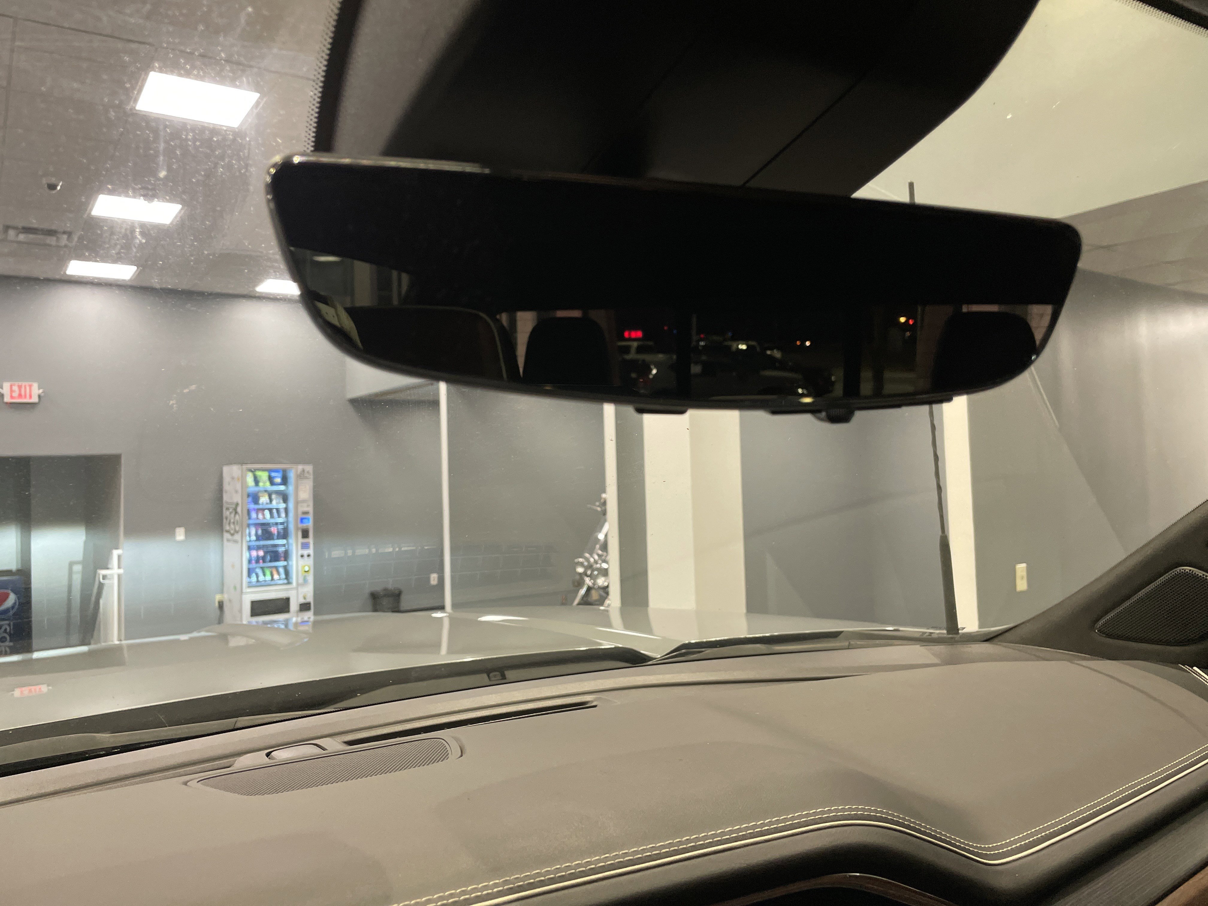 Used 2025 GMC Sierra 2500 Denali Ultimate image 32