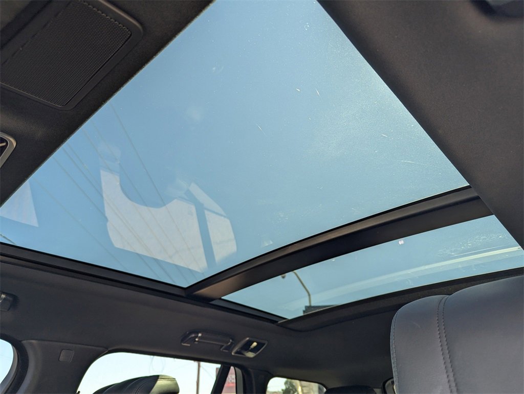 Used 2020 Land Rover Range Rover HSE image 15