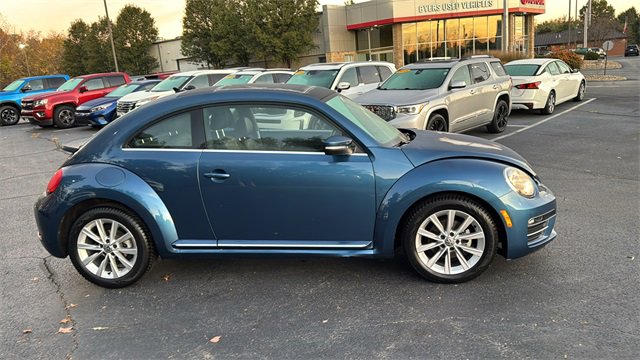 Used 2019 Volkswagen Beetle 2.0T SE image 23